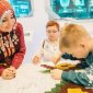 Гости ВДНХ в Москве вместе создают войлочный ковер «Многообразный Башкортостан»