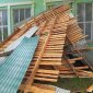 Ветер сорвал кусок кровли со здания башкирской гимназии в Белорецке