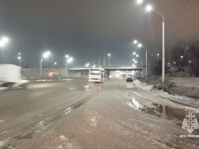 В Уфе из-за прорыва трубопровода затопило проспект Салавата Юлаева