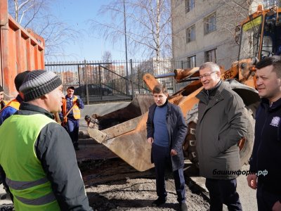Радий Хабиров проинспектировал в Уфе работы по санитарной очистке и ямочному ремонту