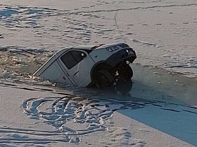 В Башкирии на реке Белой под лед провалилась грузовая «Газель»