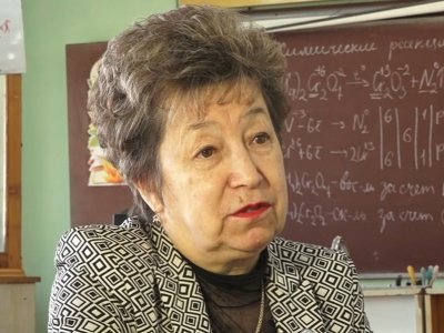 В Башкирии педагог из Бирска подготовила сразу трех 100-балльников по химии