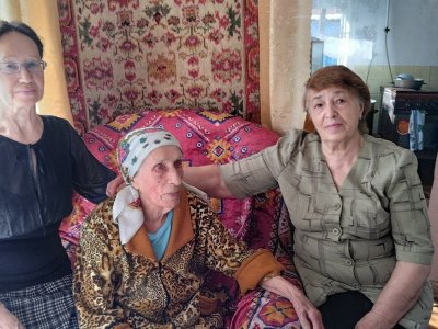 В полку долгожителей прибыло: жительнице Башкирии Александре Леоновой - 100 лет