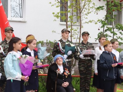 В Уфе у дома 103-летнего ветерана Великой Отечественной войны Мусайры Фатиховой прошел парад
