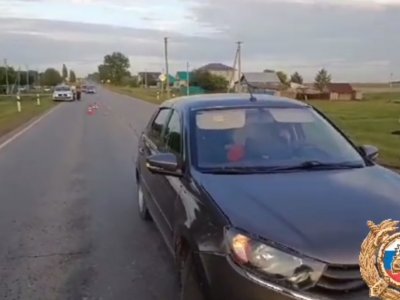 Водитель легкового автомобиля в Башкирии сбил на трассе малыша