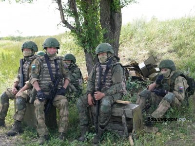 Радий Хабиров ознакомился с условиями жизни бойцов полка «Башкортостан» на месте боевого слаживания
