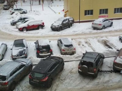 Коммунальщики Уфы перешли на усиленный режим очистки крыш от снега