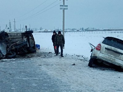 В Башкирии во встречном ДТП с «Ладой» погибли водитель и пассажир Renault