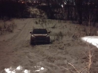В Дюртюлях спасатели помогли водительнице с ребенком, чья машина застряла в снегу