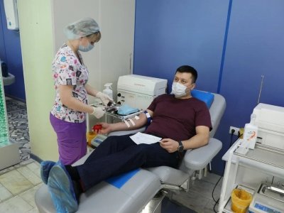 Мэр Уфы Ратмир Мавлиев стал донором