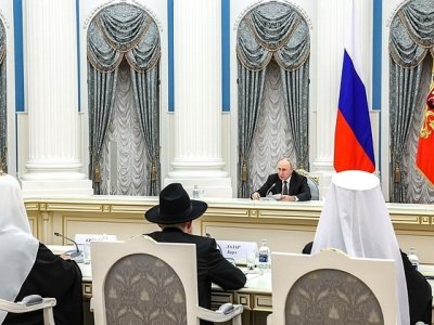 Верховый муфтий Талгат Таджуддин принял участие во встрече Владимира Путина со священнослужителями