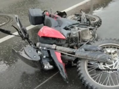 В Башкирии мотоциклист сбил женщину на пешеходном переходе - видео
