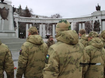 Известные российские военкоры поздравили военнослужащих с Днем России