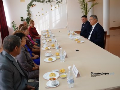 Глава Башкирии встретился с семьями погибших участников СВО