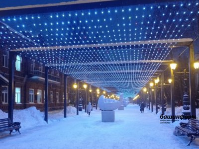 На участке улицы Ленина в Уфе включили новогоднюю иллюминацию «Звездное небо»
