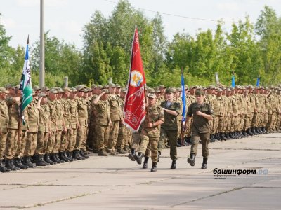 Вручение знамени, диспансеризация, стрельбы  и подарки от Хабирова: башкирский полк готовится к СВО