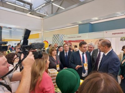Глава АПК Башкирии рассказал о развитии пищевой промышленности на выставке в Оренбурге