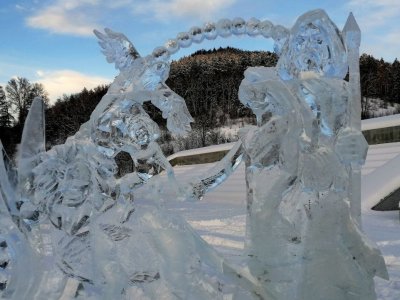Территорию музея «Шульган-Таш» украсили ледовые мамонты и герои эпоса «Урал-батыр»