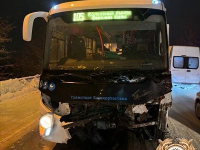 Пять человек пострадали в ДТП с пассажирским автобусом в Уфе