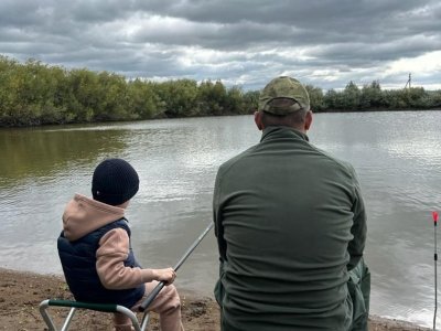 Радий Хабиров рассказал, что на выходных  он с сыном на рыбалке поймал щуку