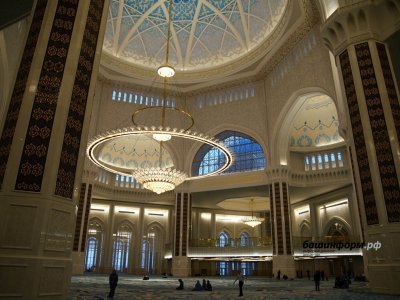 Радий Хабиров посетил главную мечеть Казахстана