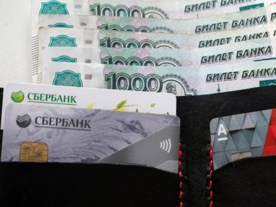 В Башкирии пенсионерка расплатилась за продукты чужой банковской картой