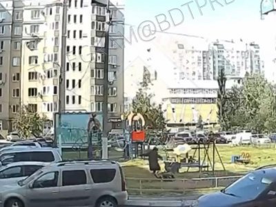 В Уфе на детской площадке женщина избила мальчика