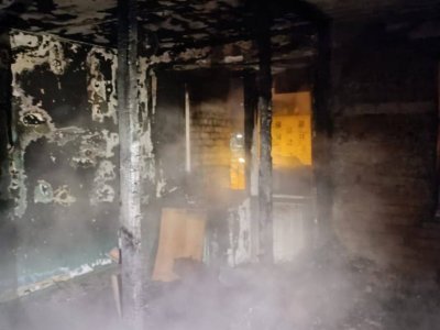 В Башкирии при пожаре в пятиэтажке погибли женщина и 4-летняя девочка