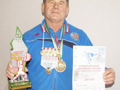 Тяжелоатлет из Башкирии установил 5 новых всероссийских рекордов
