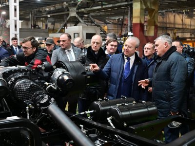 Премьер-министр Башкирии посетил Минский автомобильный завод