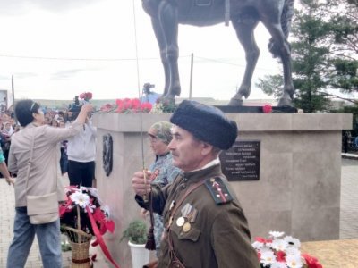 В Башкирии открыли памятник единственной вернувшейся с Великой отечественной войны лошади