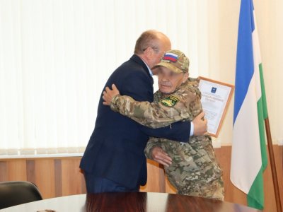 Глава района Башкирии встретился с возрастным воином СВО