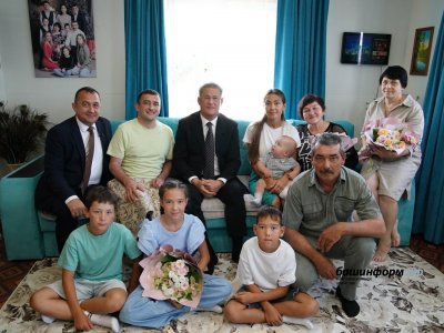 Глава Башкирии встретился с семьей участника СВО Загира Валеева