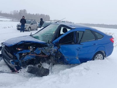 В Башкирии в аварии с двумя легковыми авто пострадали шесть человек, в том числе трое детей