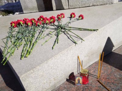В Уфе образовался еще один стихийный мемориал памяти погибших в теракте