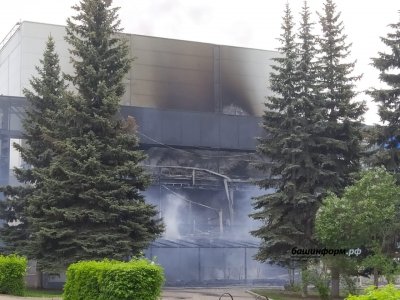 В Уфе горит здание кинотеатра «Искра»