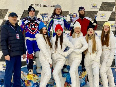 Никита Богданов выиграл первый этап чемпионата России по мотогонкам на льду