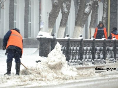 Радий Хабиров поручил держать на контроле ситуацию с уборкой снега и отоплением