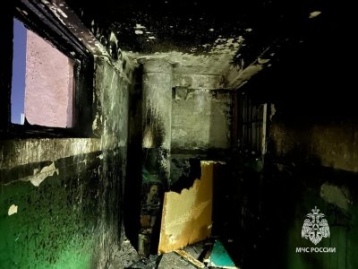 В Башкирии в подъезде жилого дома загорелся диван: жильцов экстренно эвакуировали