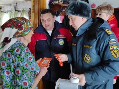 Пожилым жителям Башкирии выдали браслеты-амулеты с NFC-модулем