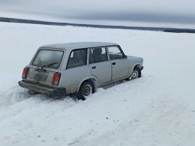 В Башкирии водителю за рулем «ВАЗа» стало плохо: машина съехала в кювет