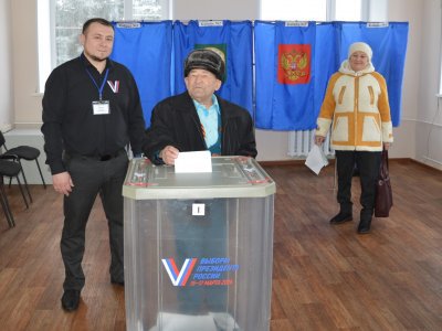 На выборах в Башкирии проголосовал легендарный танкист Габдрауф Гареев