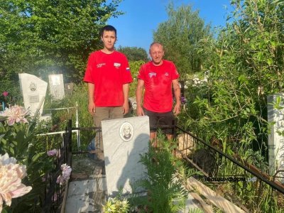Волонтеры помогли благоустроить могилу ветерана Великой Отечественной войны