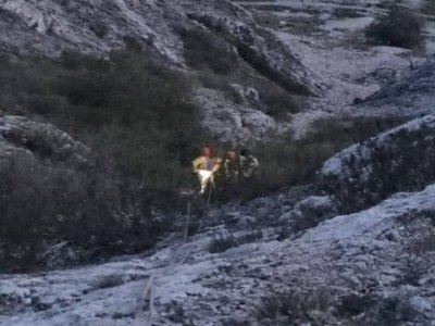 Жителю Башкирии и его сыну, застрявшим на горе, потребовалась помощь спасателей