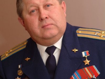 Герой России из Башкирии Владимир Алимов поздравил земляков с Днем Республики