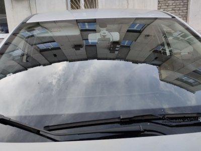 В России вступил в силу запрет неправильно устанавливать гаджеты на лобовое стекло автомобиля