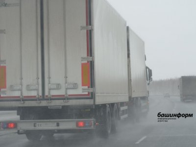 Участок трассы Р-240 Уфа - Оренбург закрыли из-за ненастной погоды