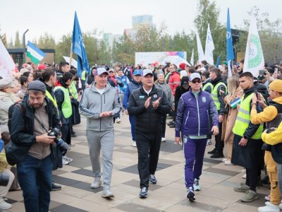 Жители Уфы прошли 2023 метра в честь Всероссийского дня ходьбы