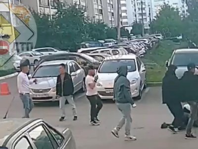 В Уфе полиция разыскивает участников массовой драки у кальянной на улице Кирова