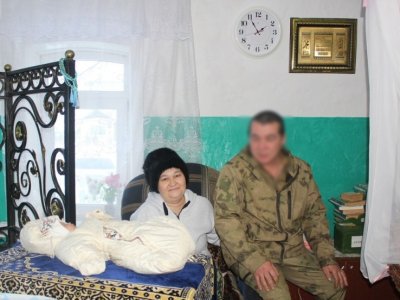 Контрактник из Башкирии приехал домой, чтобы увидеть новорожденную дочь